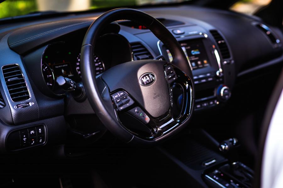 Интерьер Kia Forte5 2016 года  (фото 34 из 37)